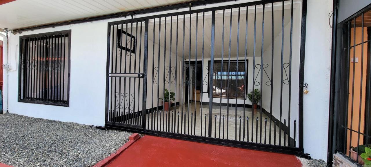 Вілла Panda House Кепос Екстер'єр фото